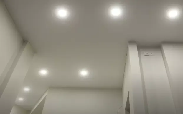 Натяжной потолок KRAAB 3.0 в зал — Ессентуки, Базарный переулок, 2а, фото 1